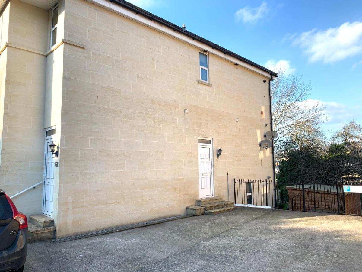 Spacious 2 Bed Apartment With Off Street Parking Bath Exterior foto